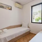 2br Warna