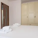 2br * Warna